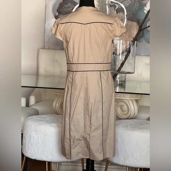 Tan dress w/ navy trimming .. size 10 - Picture 2 of 2